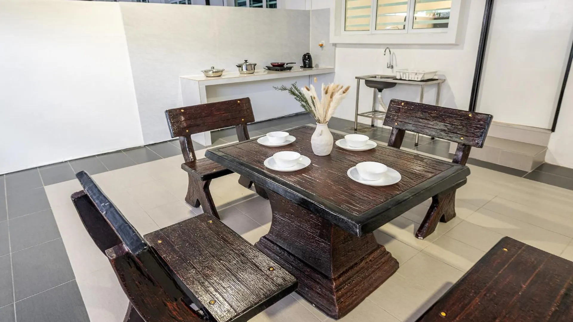 La Ferringhi Villa - Marblelous 5Br Bungalow By Alv Batu Feringgi 0*,  Malaysia